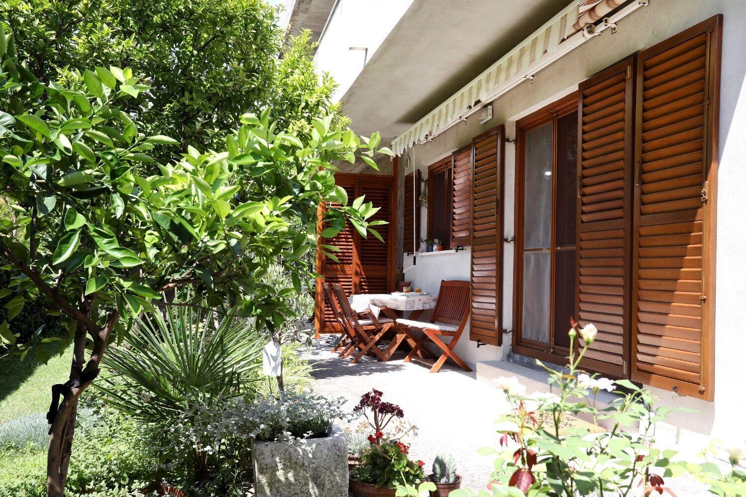 Apartment Lidia - barbecue Kaštela Exterior foto